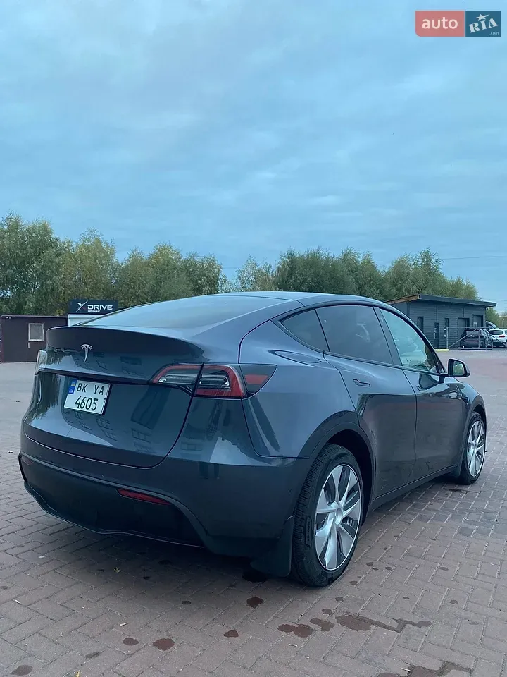 Tesla Model Y 2022 photo 4