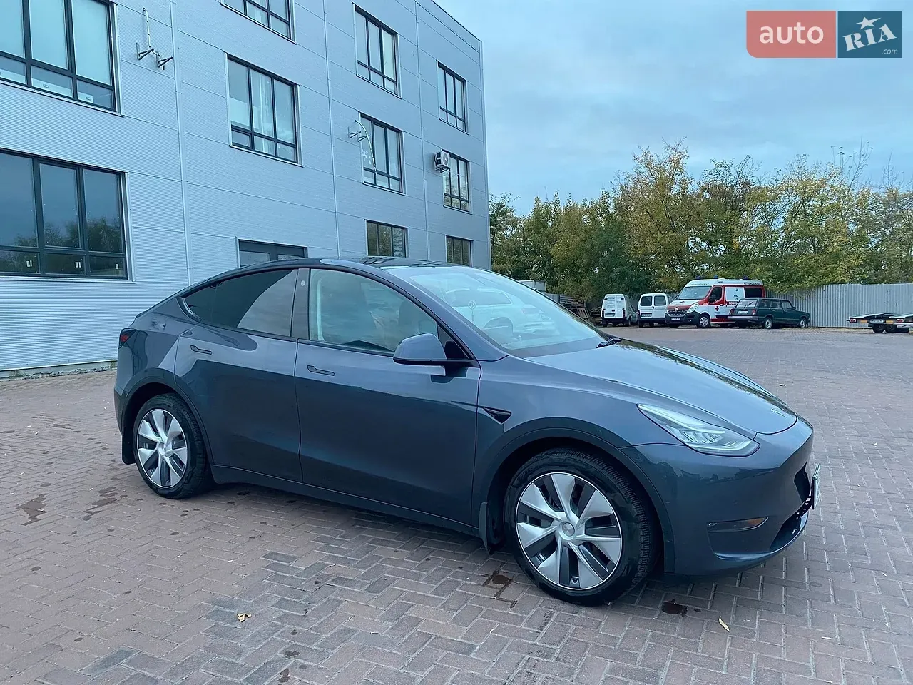 Tesla Model Y 2022 photo 2