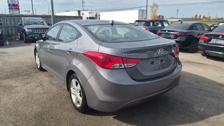 Hyundai Elantra 2012 photo 3