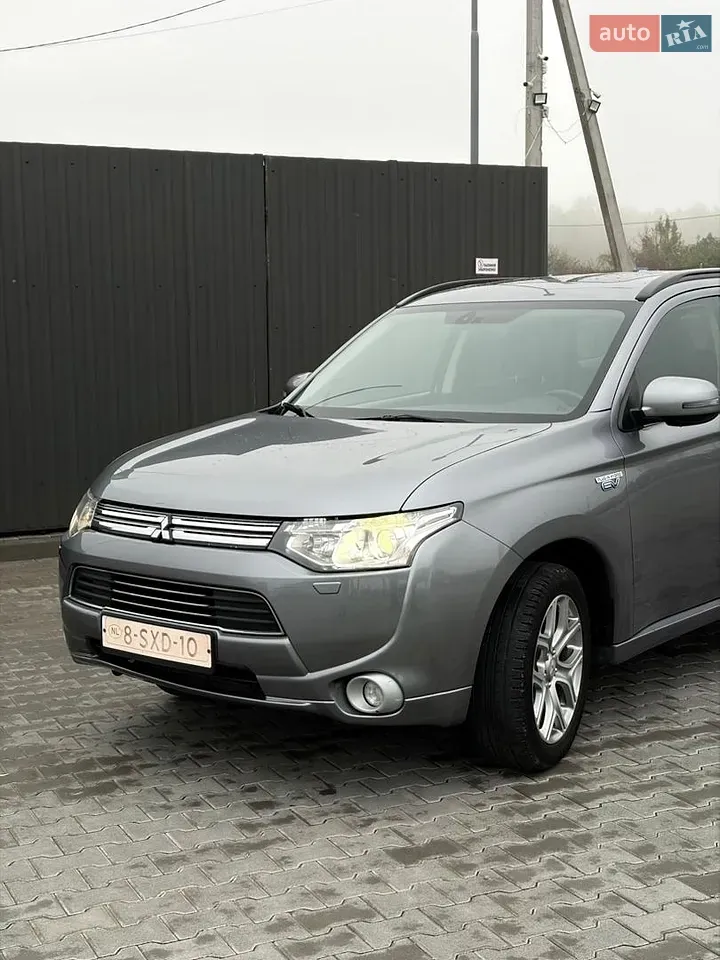 Mitsubishi Outlander 2014 photo 5