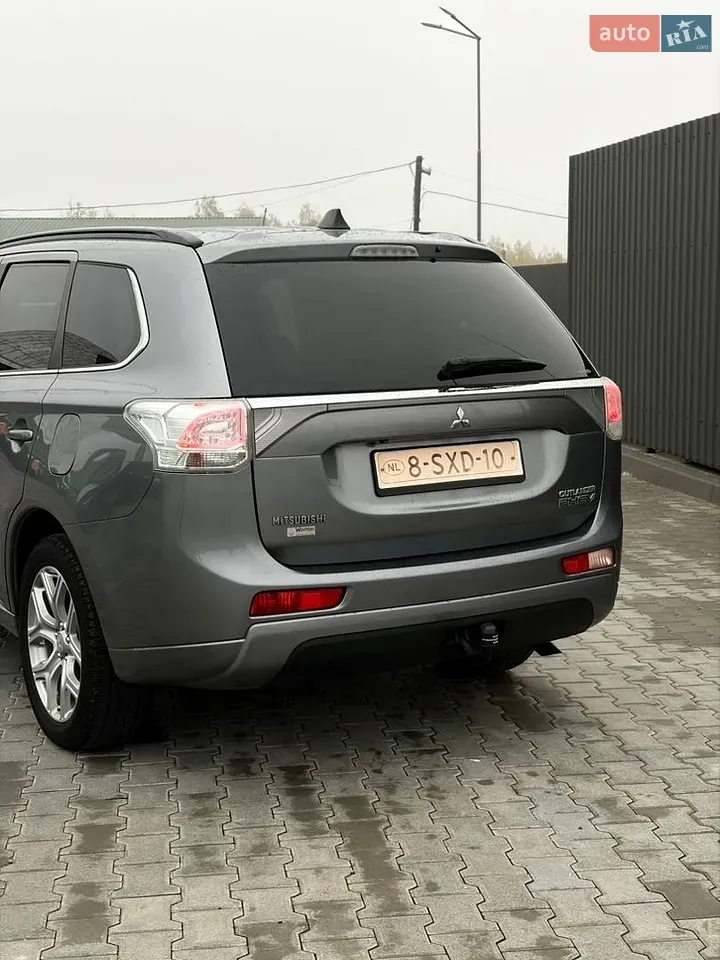 Mitsubishi Outlander 2014 photo 2