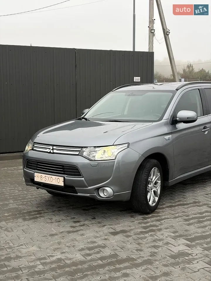 Mitsubishi Outlander 2014 photo 3