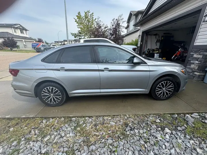 Volkswagen Jetta 2021 photo 2