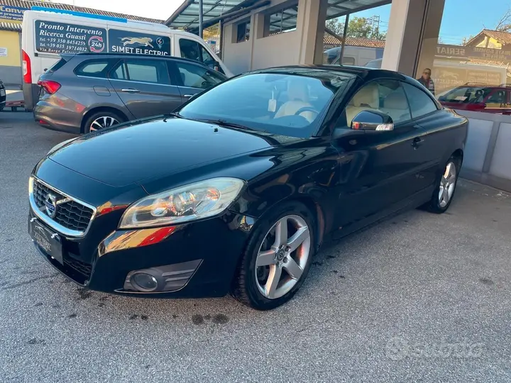 Volvo C70 2010 photo 2