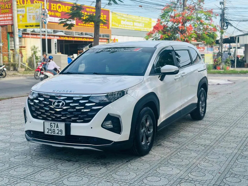 Hyundai Custin