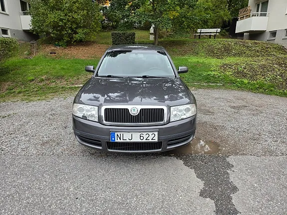Skoda Superb 2006 photo 2
