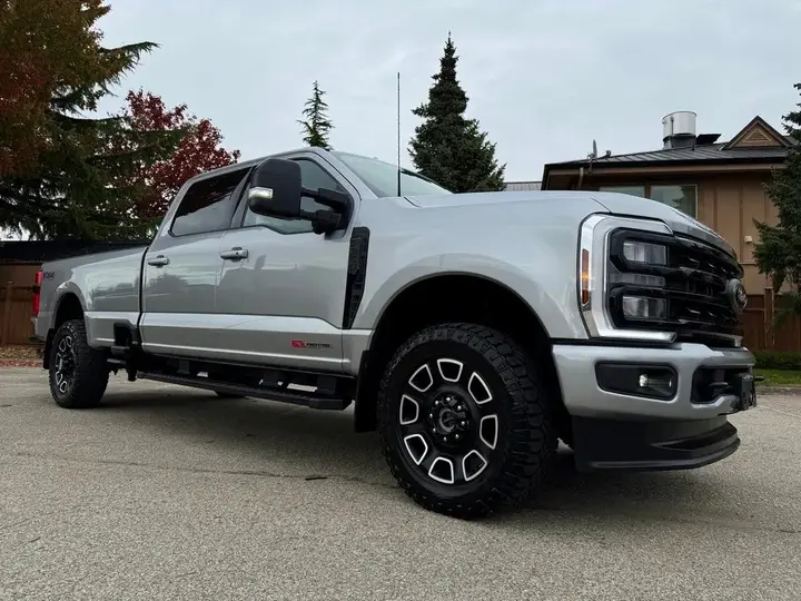 Ford F350 2024 photo 2