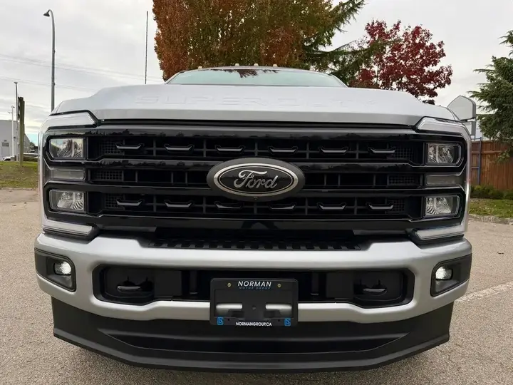 Ford F350 2024 photo 3