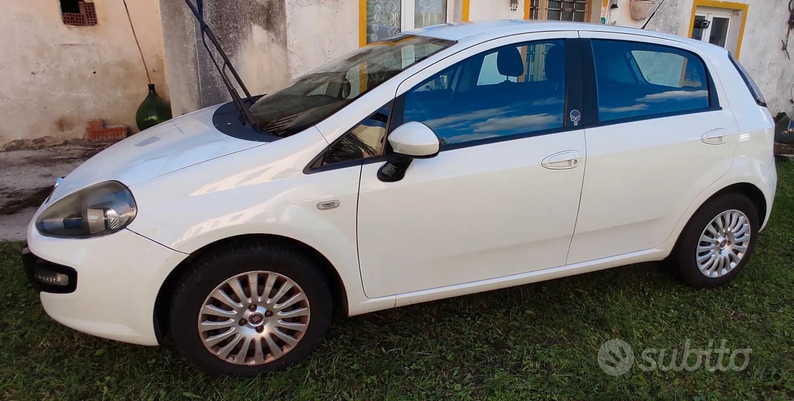 Fiat Punto Evo 2011 photo 3