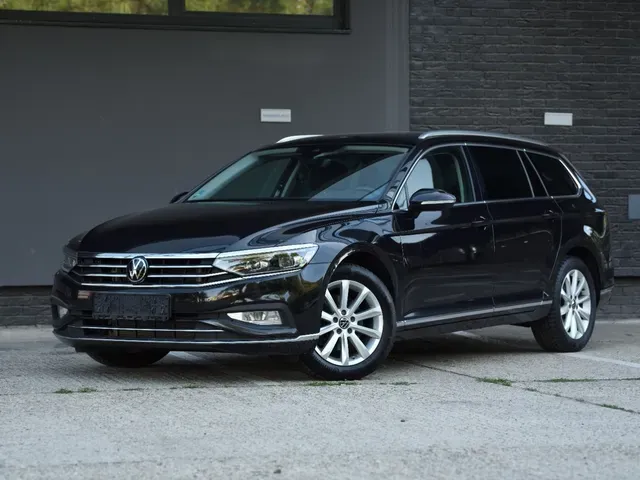 Volkswagen Passat Variant 2024 photo 2