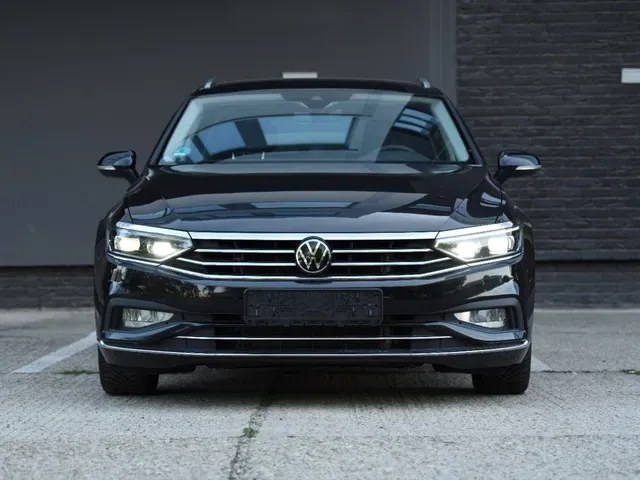 Volkswagen Passat Variant 2024 photo 3