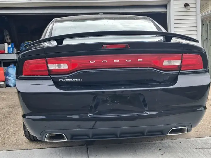 Dodge Charger 2011 photo 3