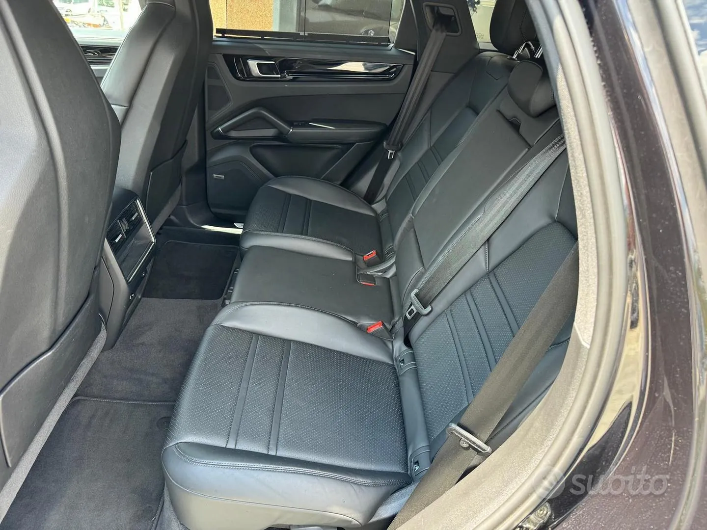 Porsche Cayenne 2019 photo 2