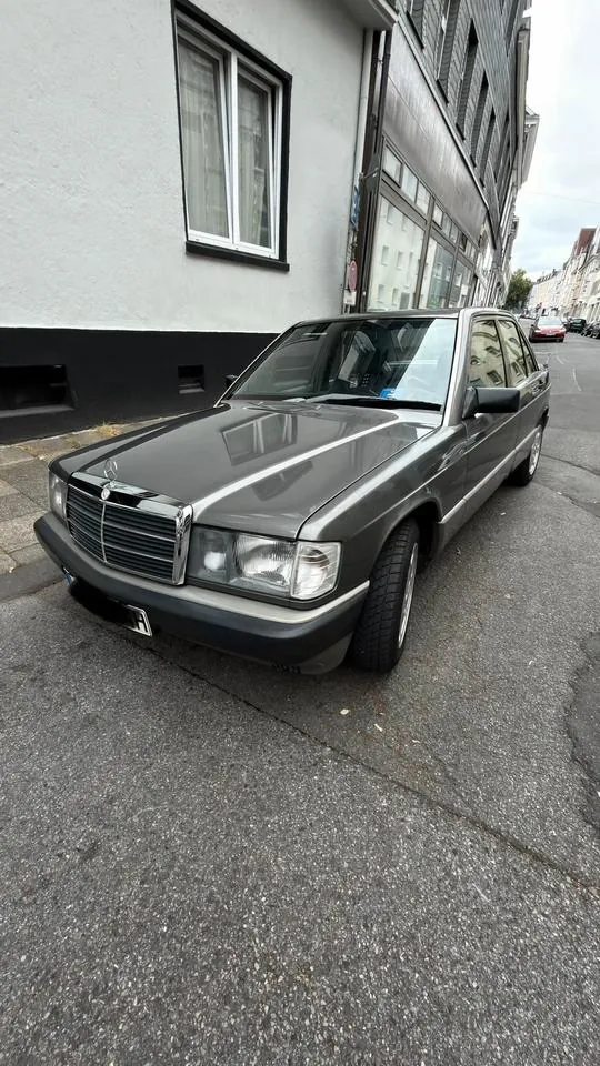 Mercedes-Benz 190E