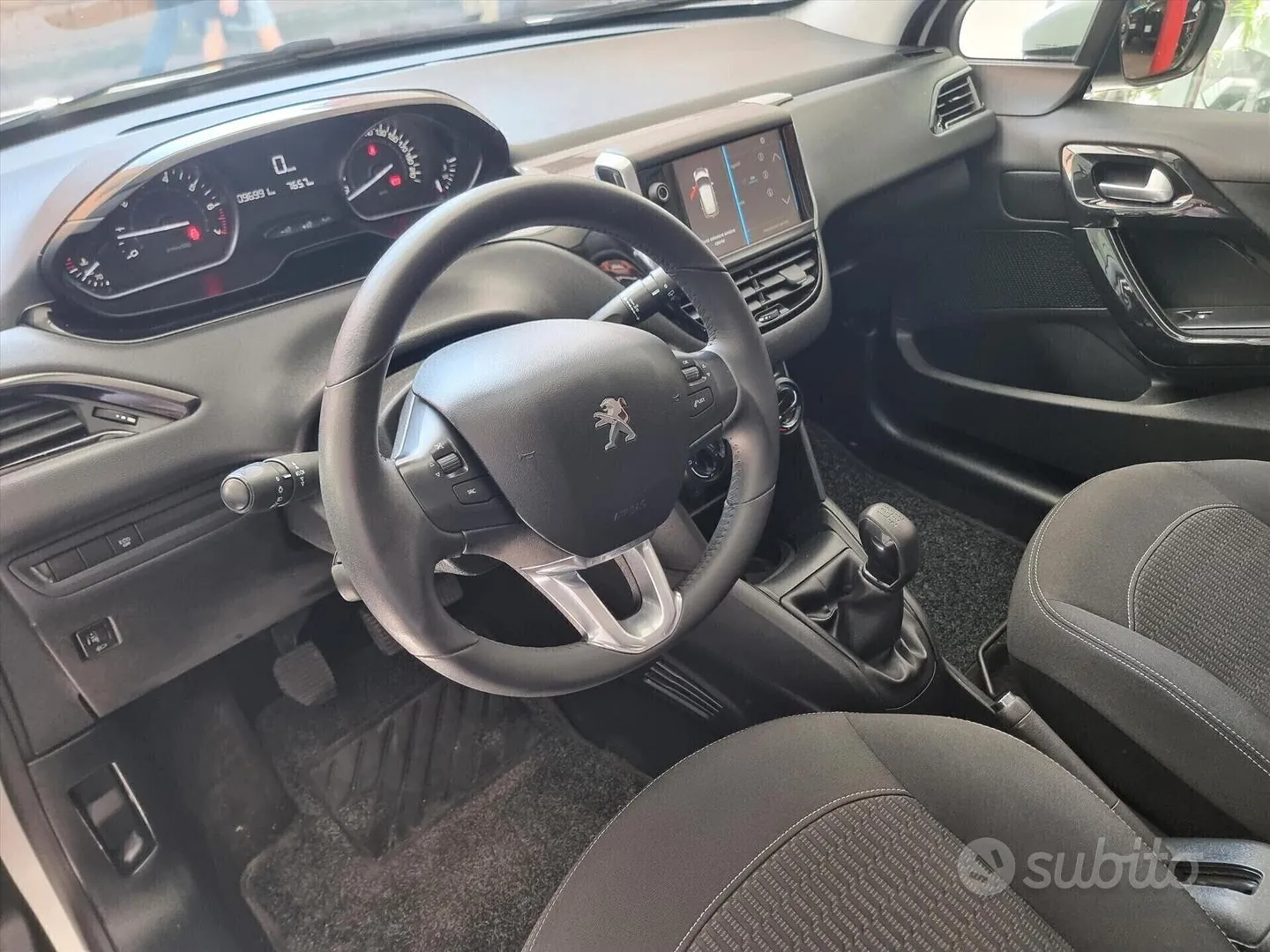 Peugeot 208 2019 photo 5