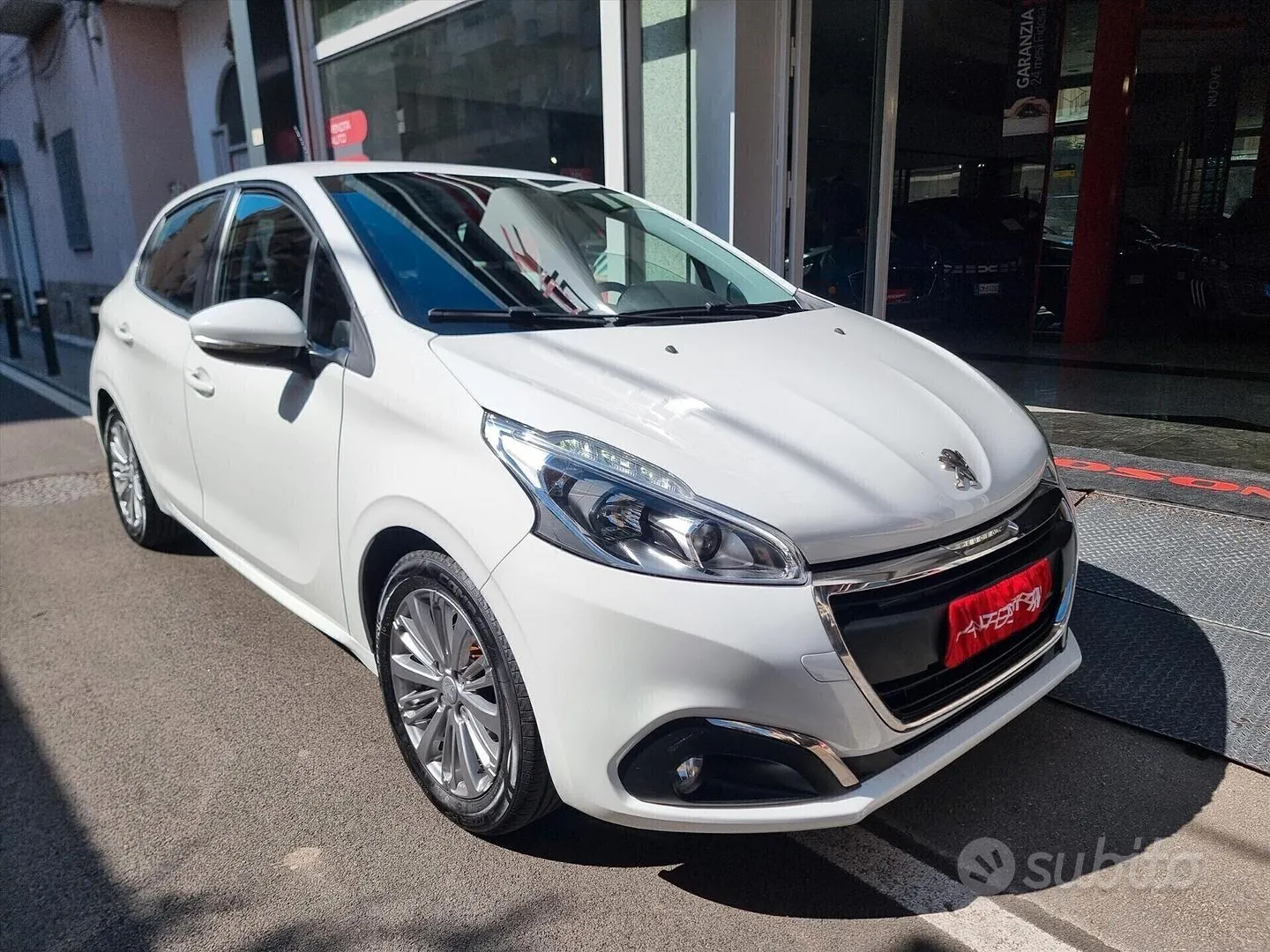 Peugeot 208 2019 photo 2