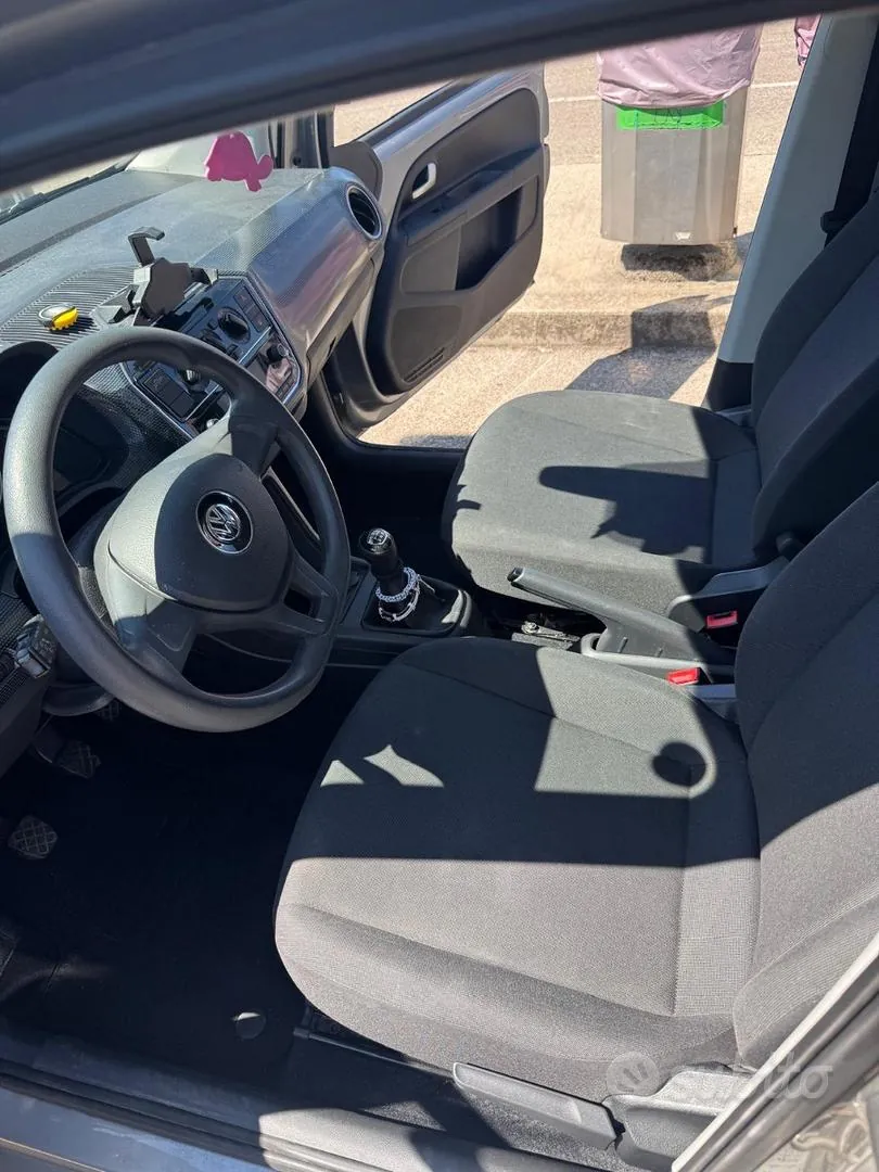 Volkswagen Up 2018 photo 4