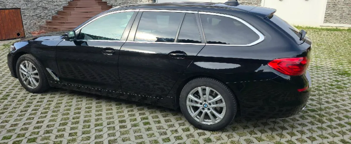 BMW 5 Series 2018 photo 2