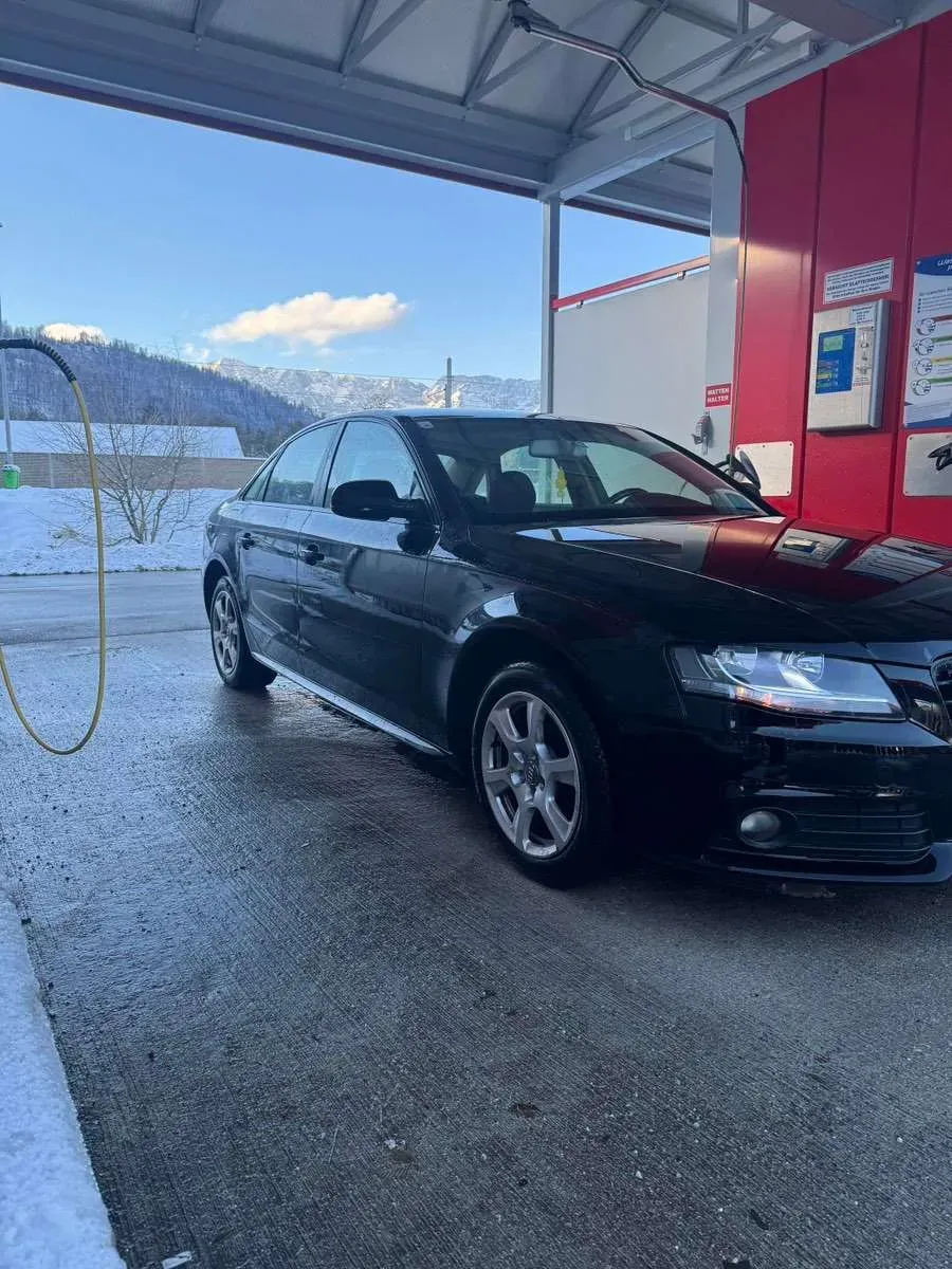 Audi A4 2010 photo 3