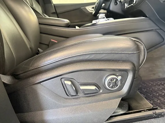 Audi Q7 2017 photo 4