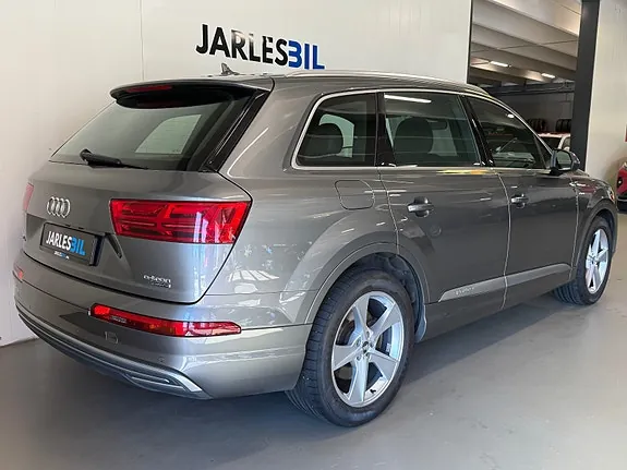 Audi Q7 2017 photo 3