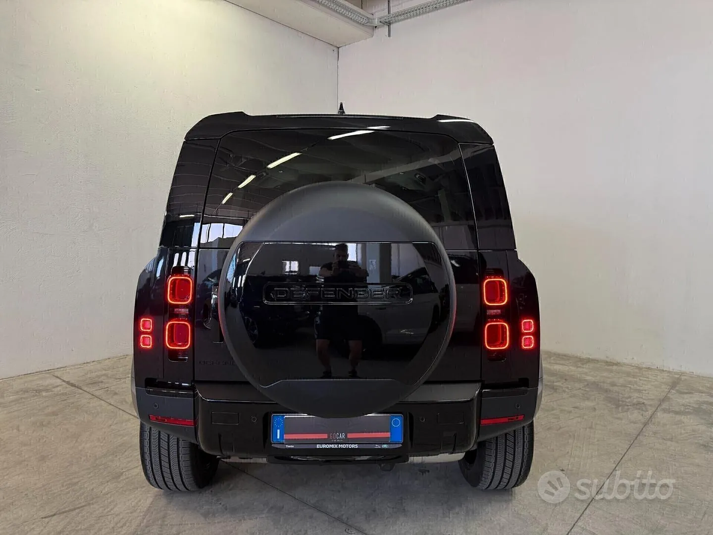 Land Rover Defender 2023 photo 4