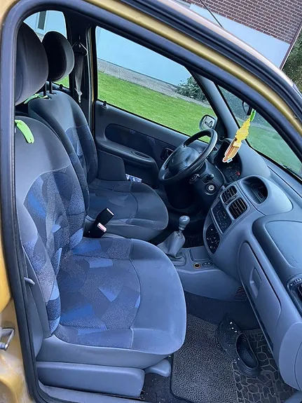 Renault Clio 2001 photo 4