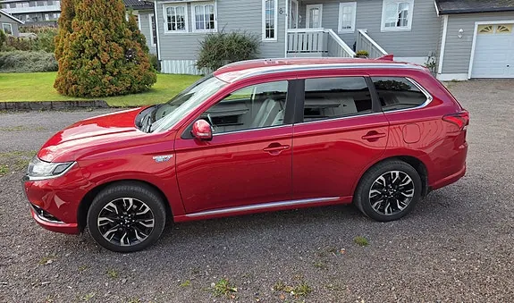 Mitsubishi Outlander 2018 photo 2