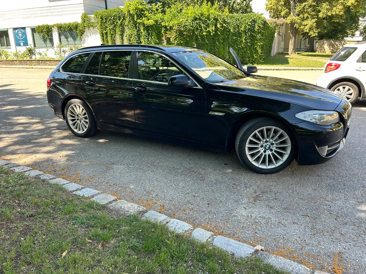 BMW 5 Series 2011 photo 3