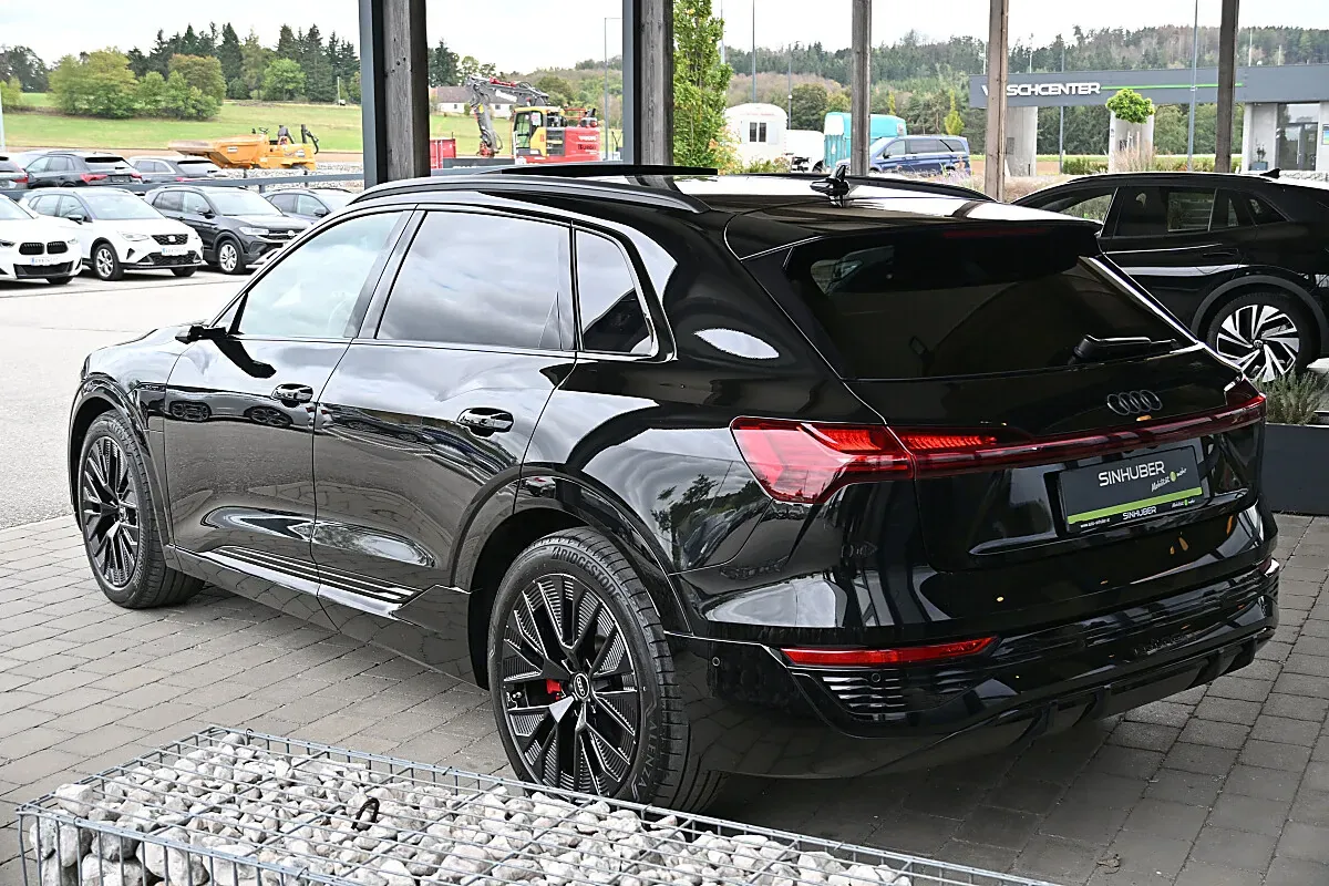 Audi Q8 2023 photo 3