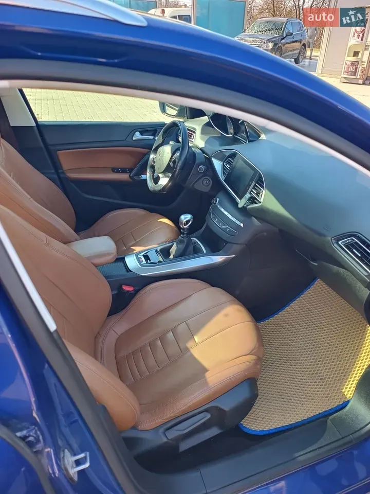 Peugeot 308 2018 photo 2