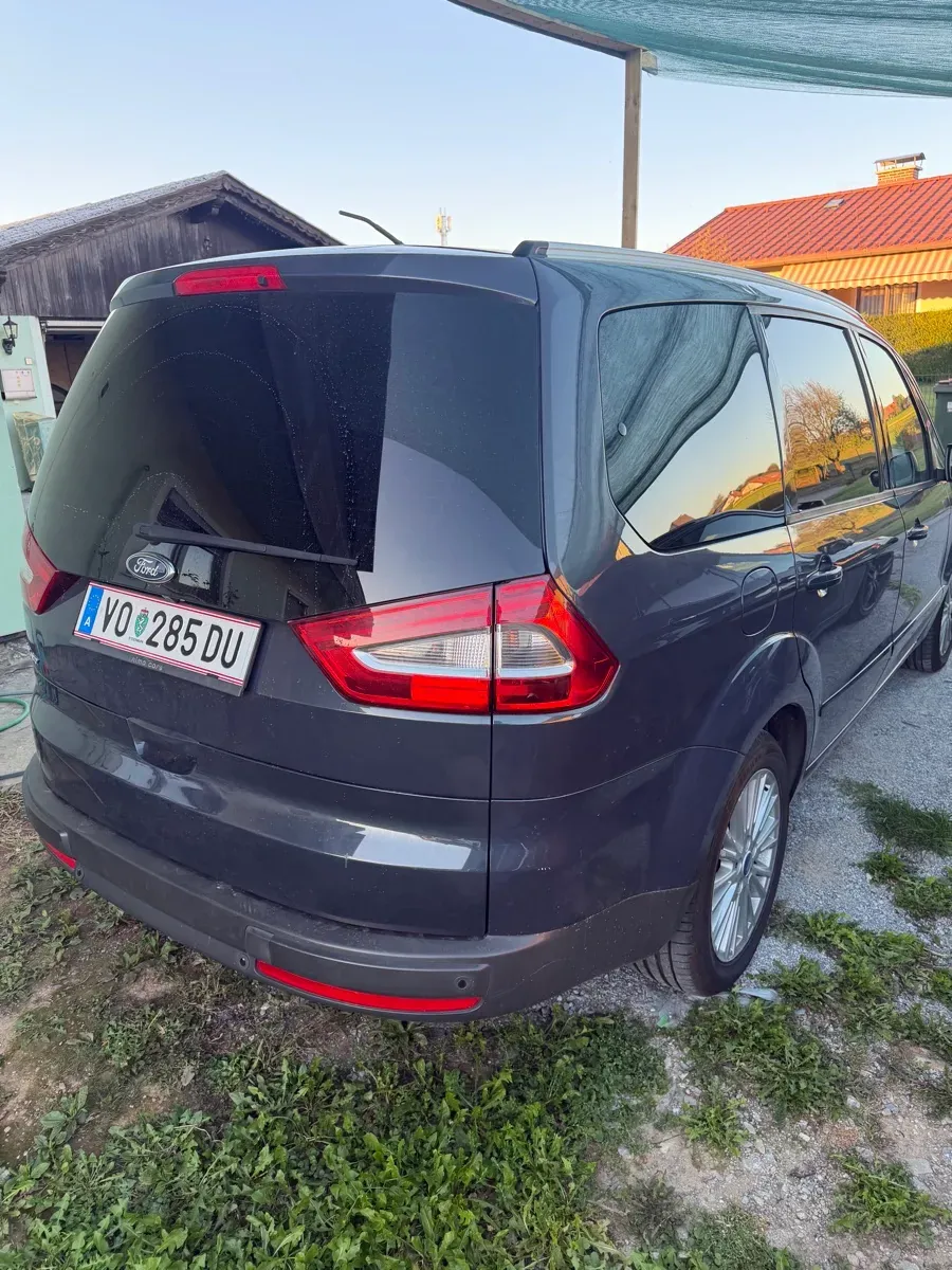 Ford Galaxy 2012 photo 3