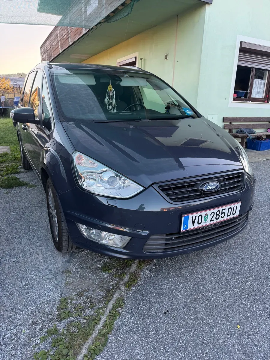 Ford Galaxy 2012 photo 2