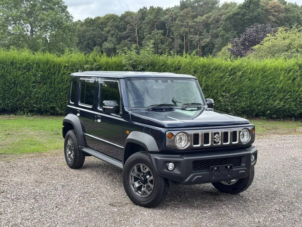 Suzuki Jimny 2025 photo 2