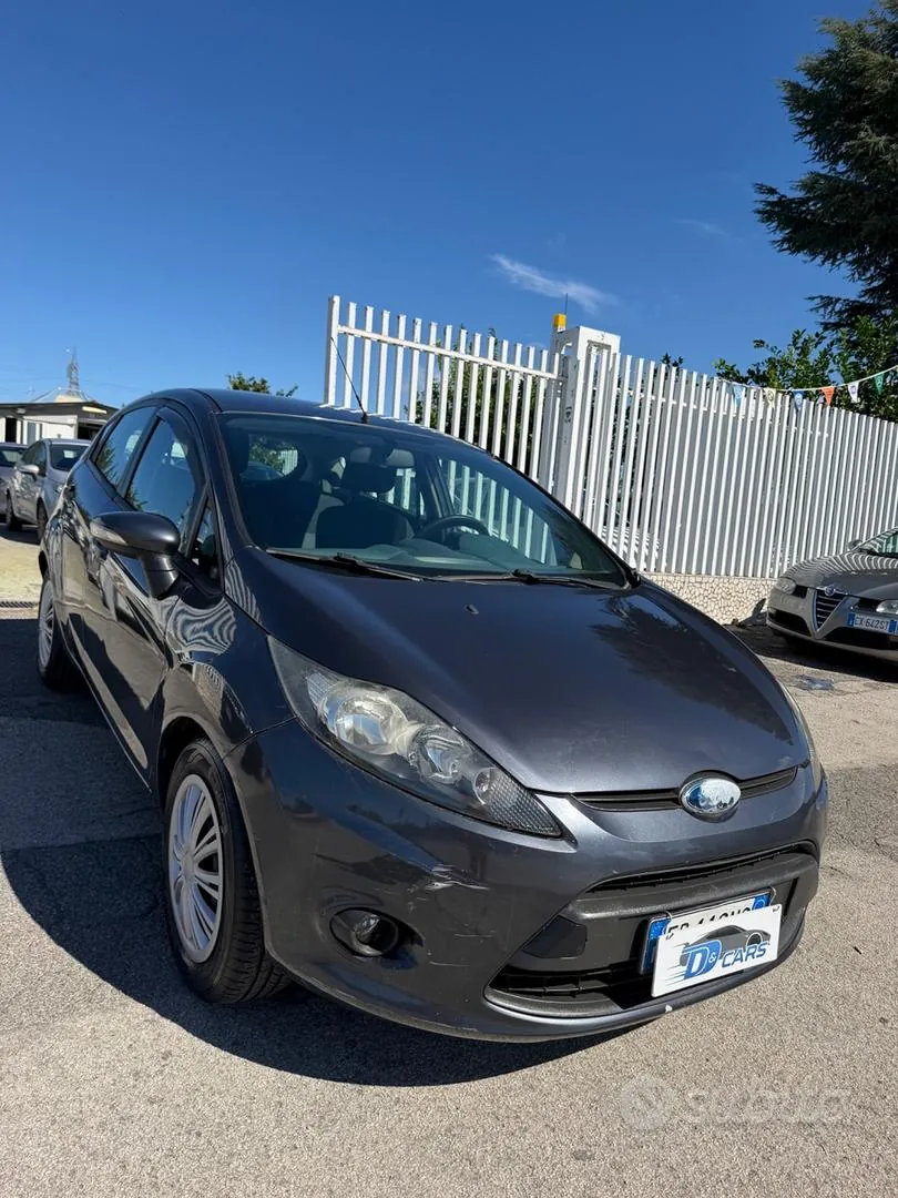 Ford Fiesta 2010 photo 3