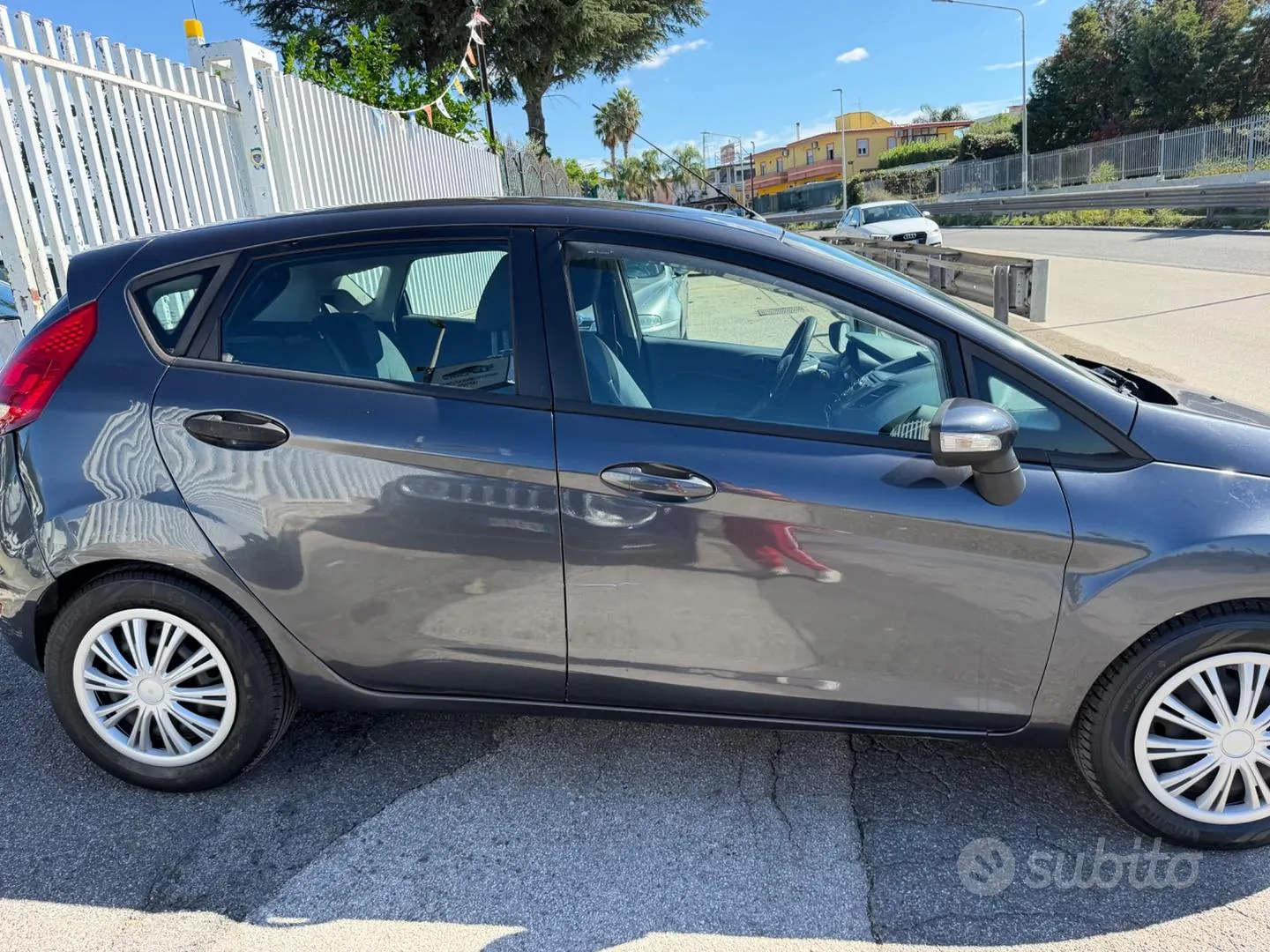 Ford Fiesta 2010 photo 4