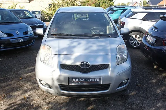 Toyota Yaris 2009 photo 2