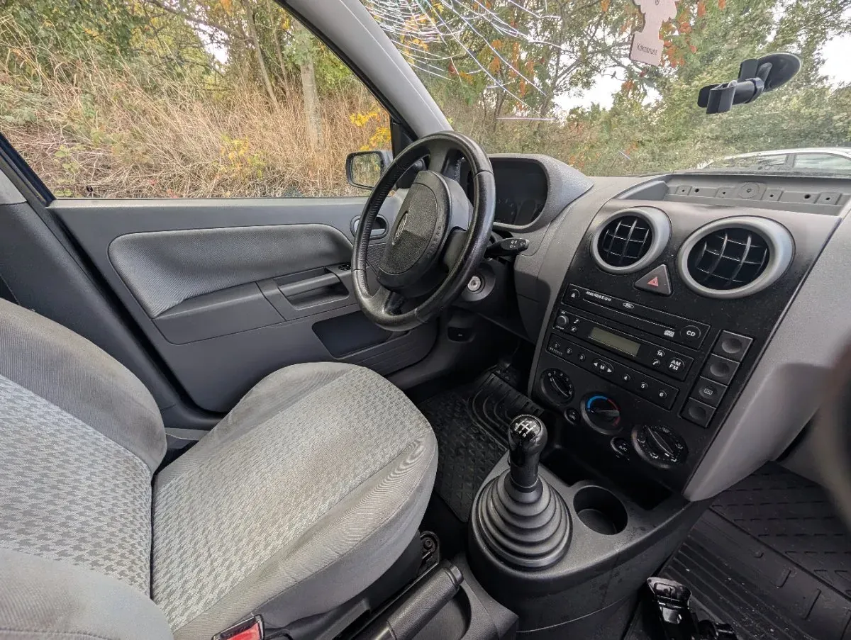 Ford Fusion 2004 photo 3