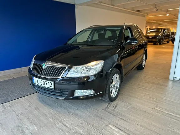 Skoda Octavia 2012 photo 2