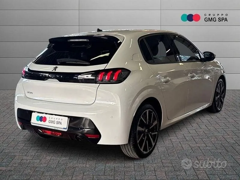 Peugeot 208 2020 photo 3
