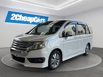Honda Step Wagon 2015 photo 2