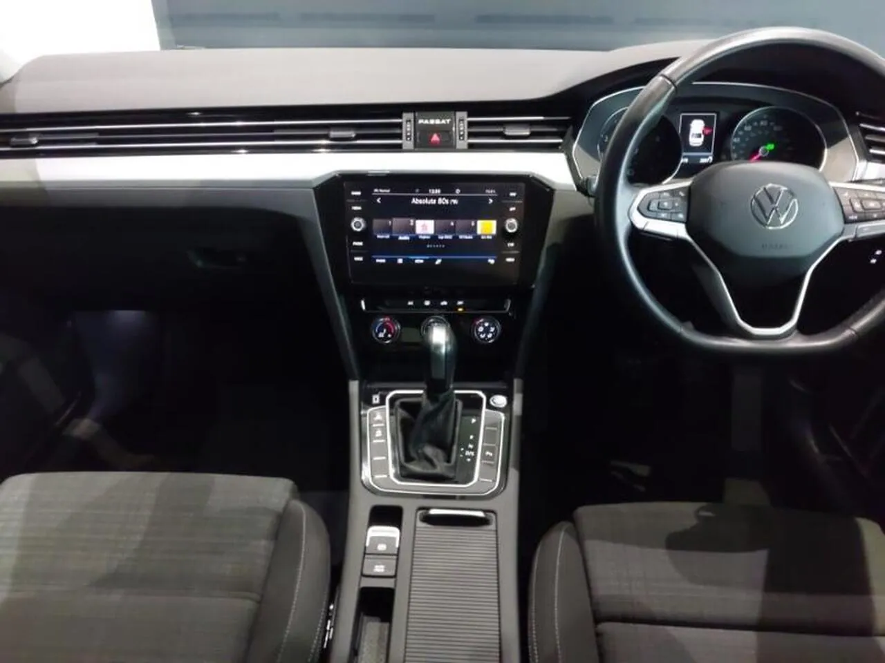 Volkswagen Passat 2021 photo 3