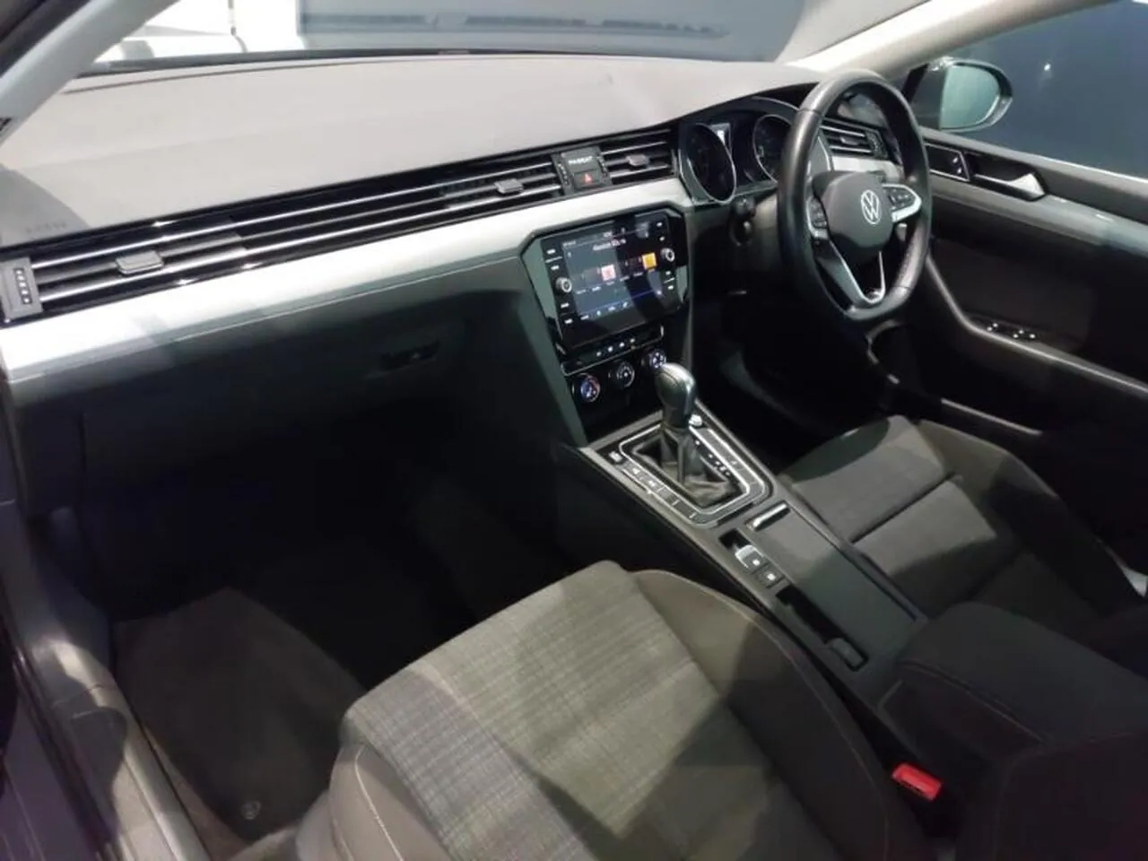 Volkswagen Passat 2021 photo 5
