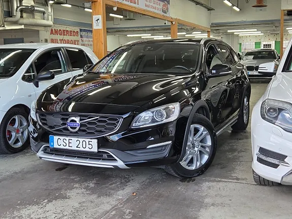 Volvo V60 Cross Country 2018 photo 2