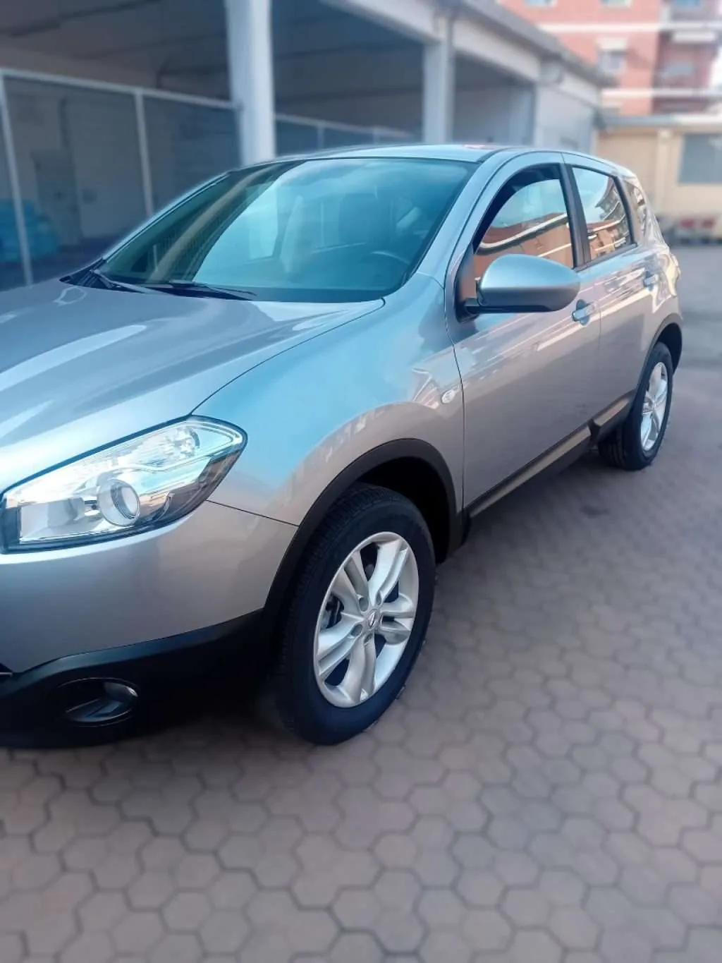 Nissan Qashqai 2012 photo 2