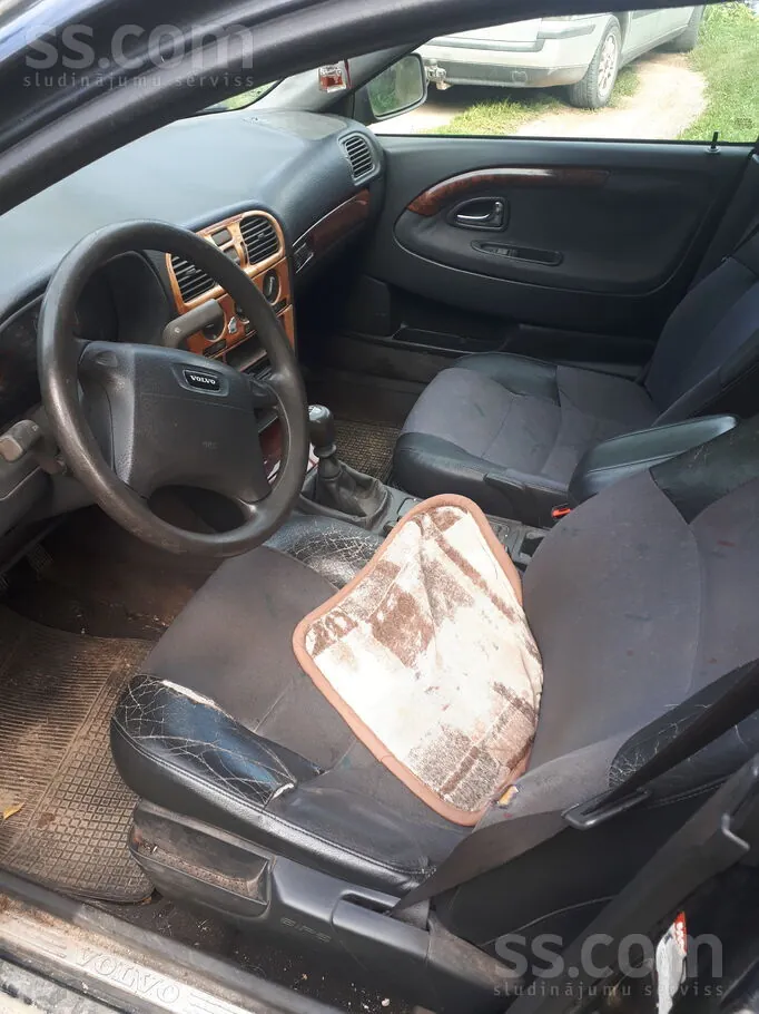 Volvo S40 1997 photo 4