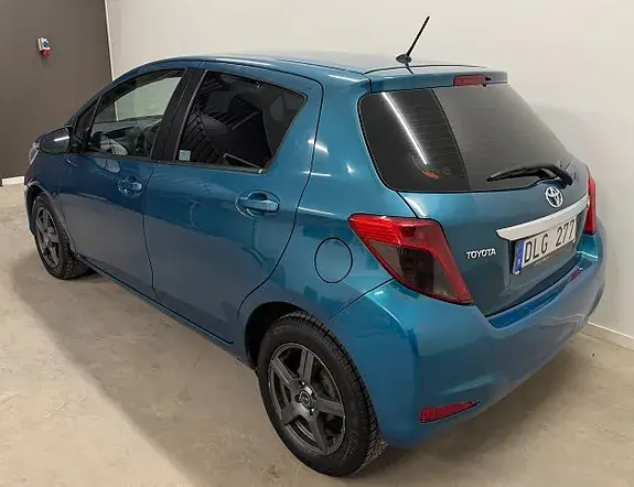 Toyota Yaris 2013 photo 3