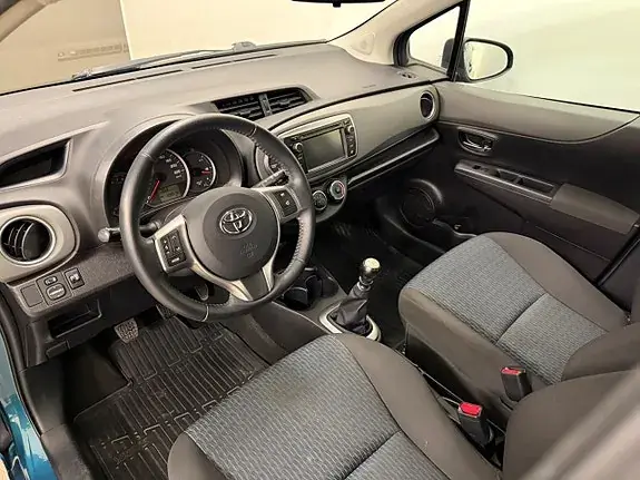 Toyota Yaris 2013 photo 4