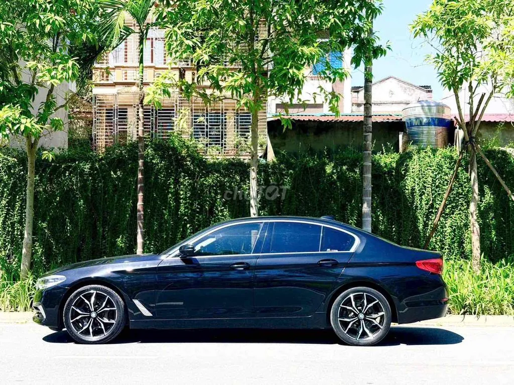 BMW 530I 2019 photo 2
