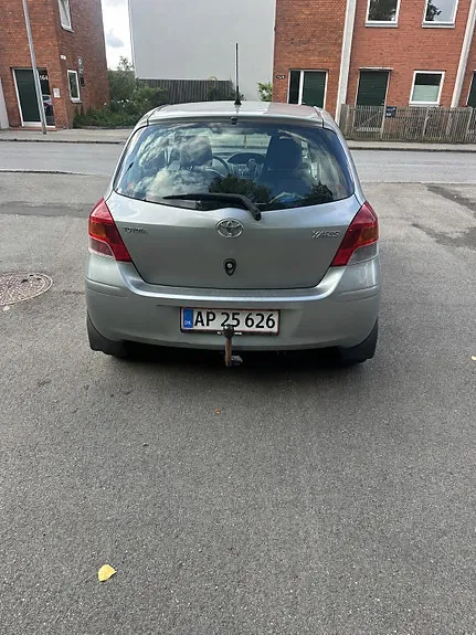 Toyota Yaris 2009 photo 2